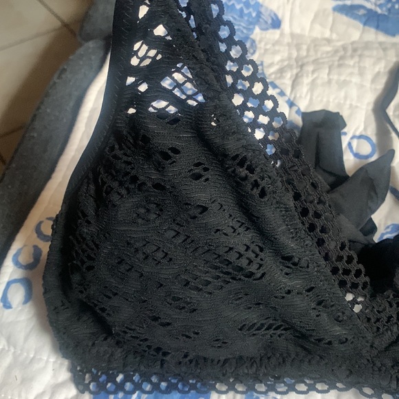 NWT BECCA CAPTURE LACE CROCHET BRALETTE BIKINI TOP (BLACK) - Picture 14 of 16